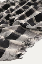 Load image into Gallery viewer, Colour Contrast Scarf

